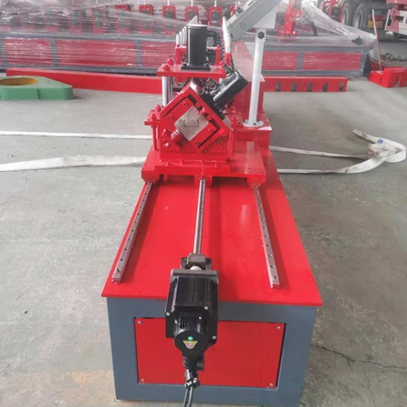 Proceso de operación de equipos de quilla de acero ligero.