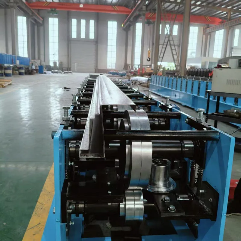 Máquina formadora de rollos de marco de puerta automática