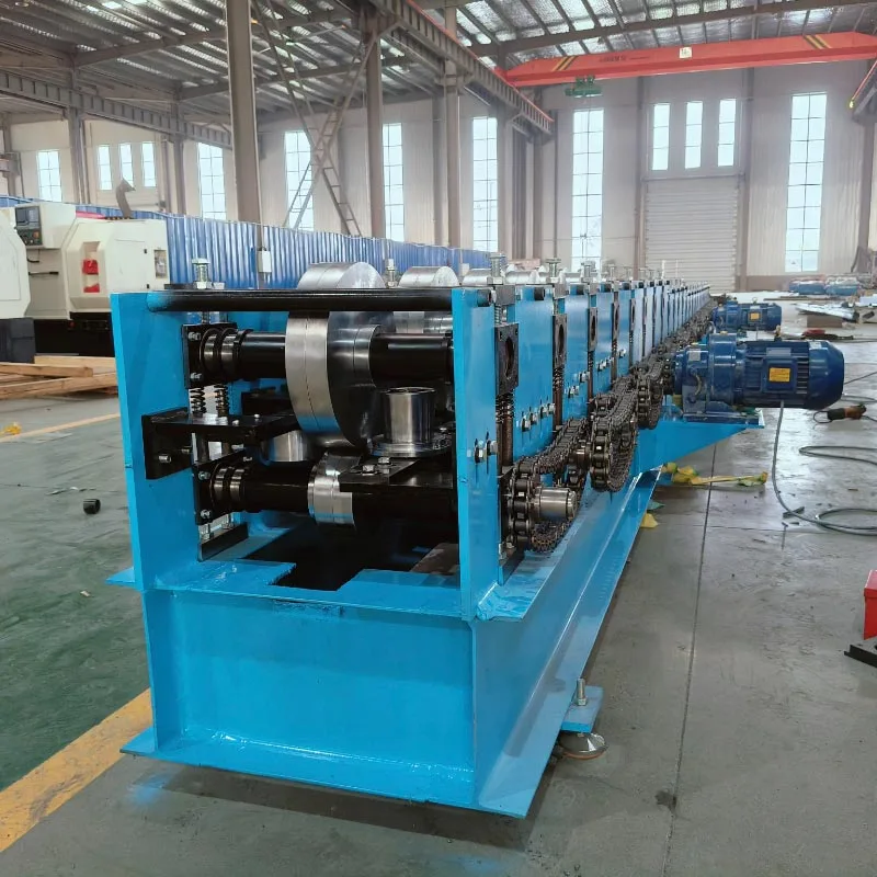 Máquina formadora de rollos de canal estándar europeo