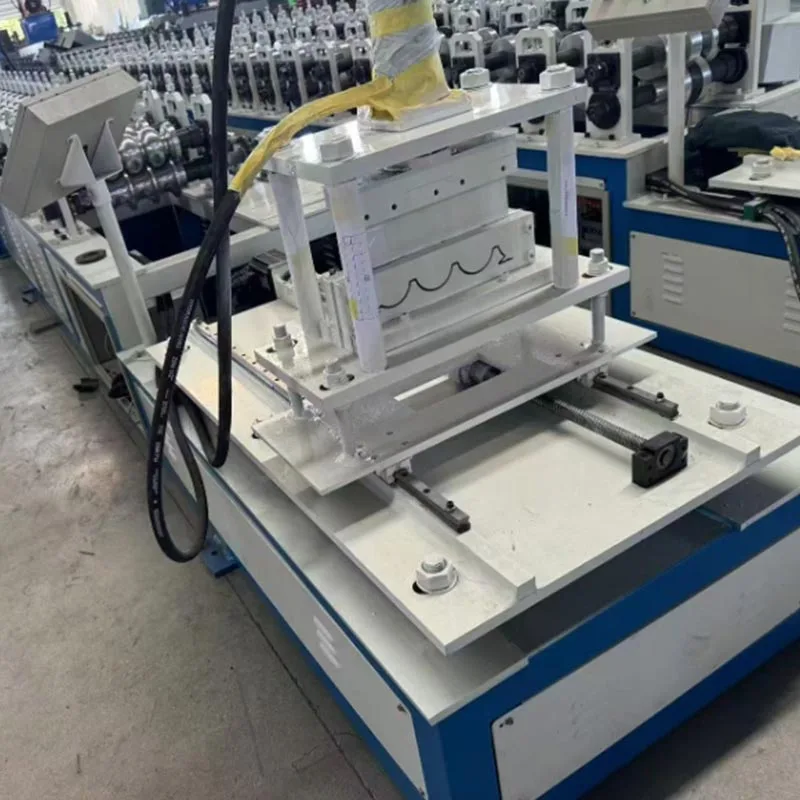 Servo Non-Stop Roll Forming Machine