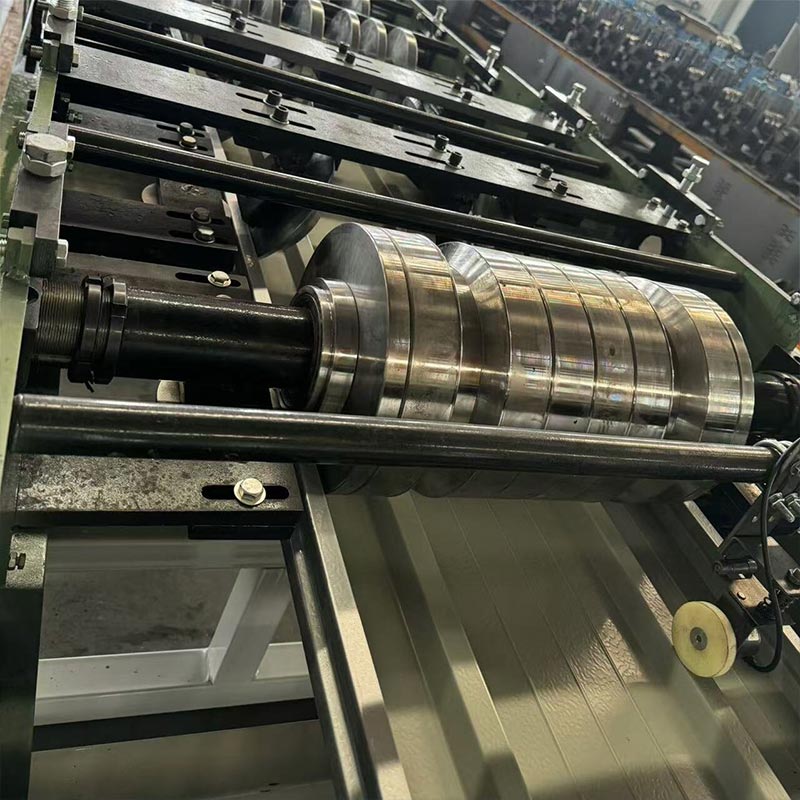 Máquina formadora de rollos especiales rusa